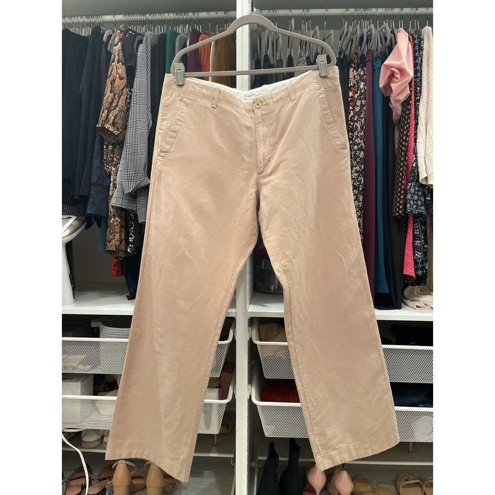 New Banana Republic Men's Relaxed Fit Light Tan Chinos
